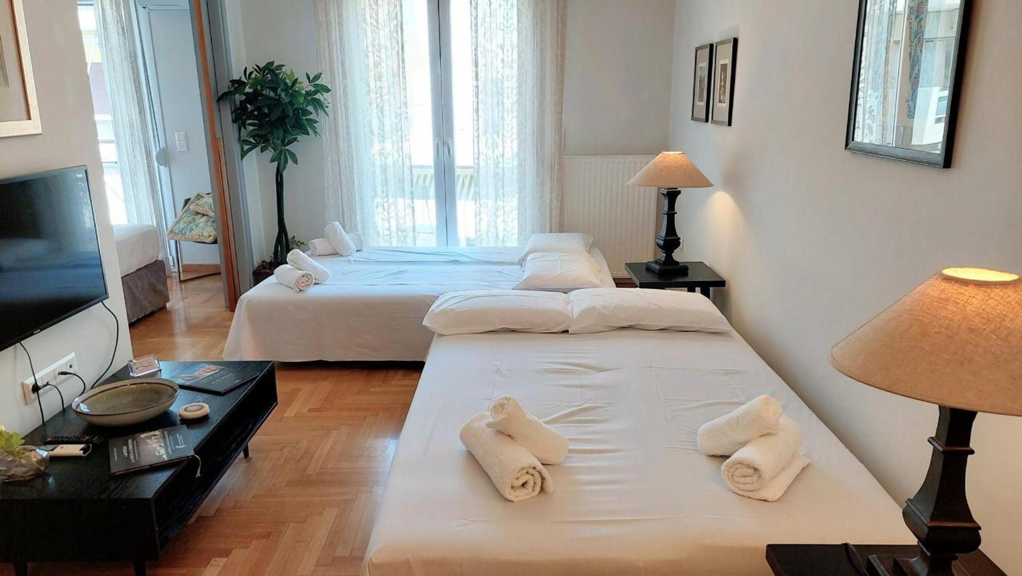 Elegant Apartment In Acropolis Aten Exteriör bild