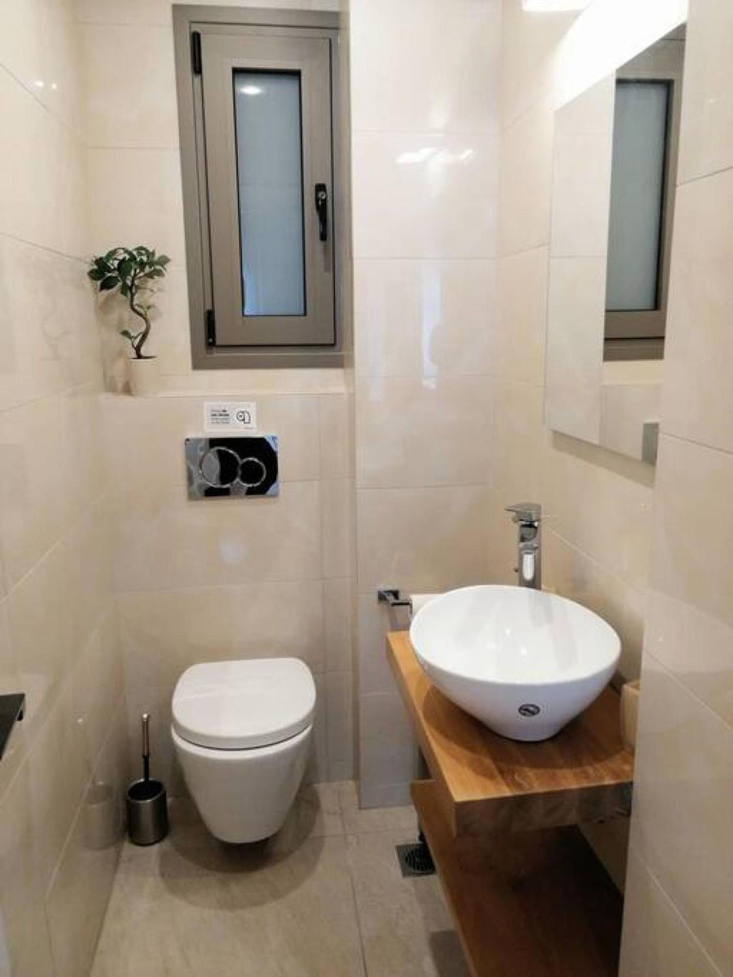 Elegant Apartment In Acropolis Aten Exteriör bild