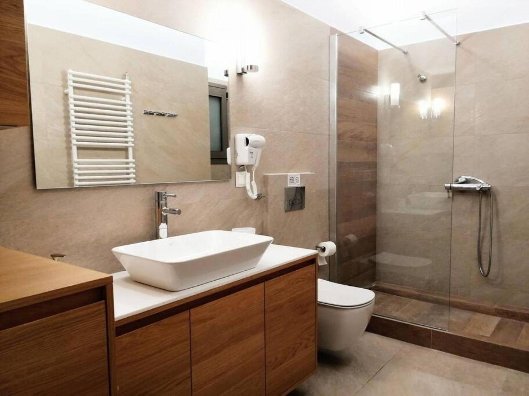 Elegant Apartment In Acropolis Aten Exteriör bild