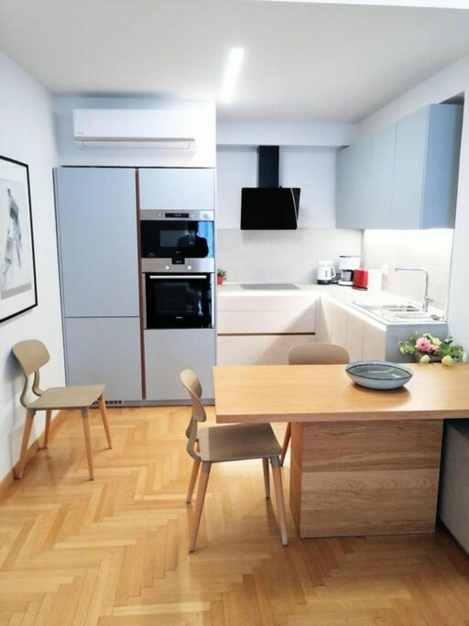 Elegant Apartment In Acropolis Aten Exteriör bild