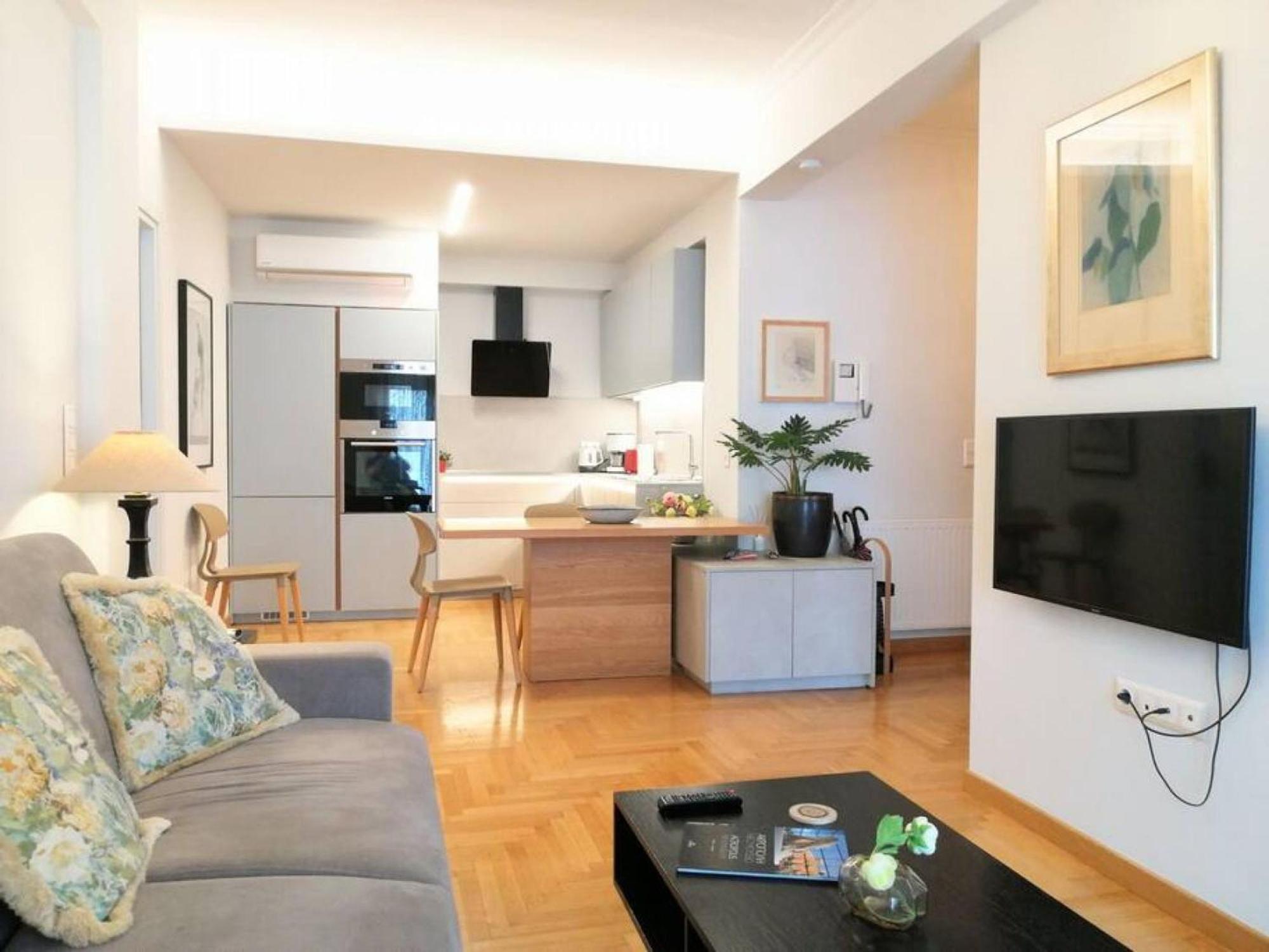 Elegant Apartment In Acropolis Aten Exteriör bild