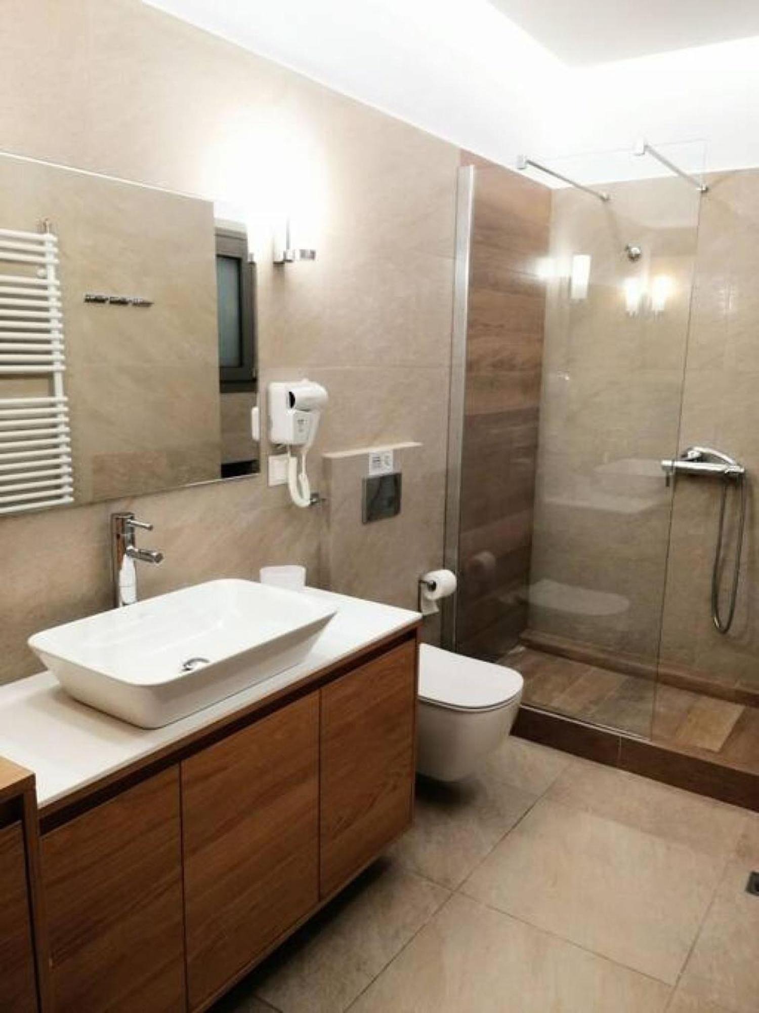 Elegant Apartment In Acropolis Aten Exteriör bild